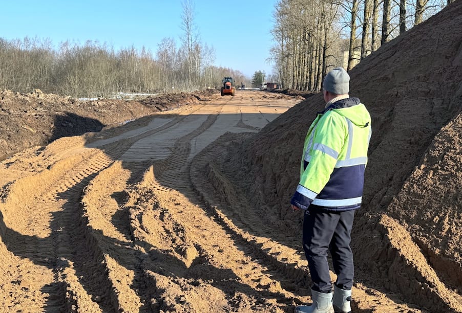 В Новгородской области реконструируют подъезд к аэродрому «Кречевицы»